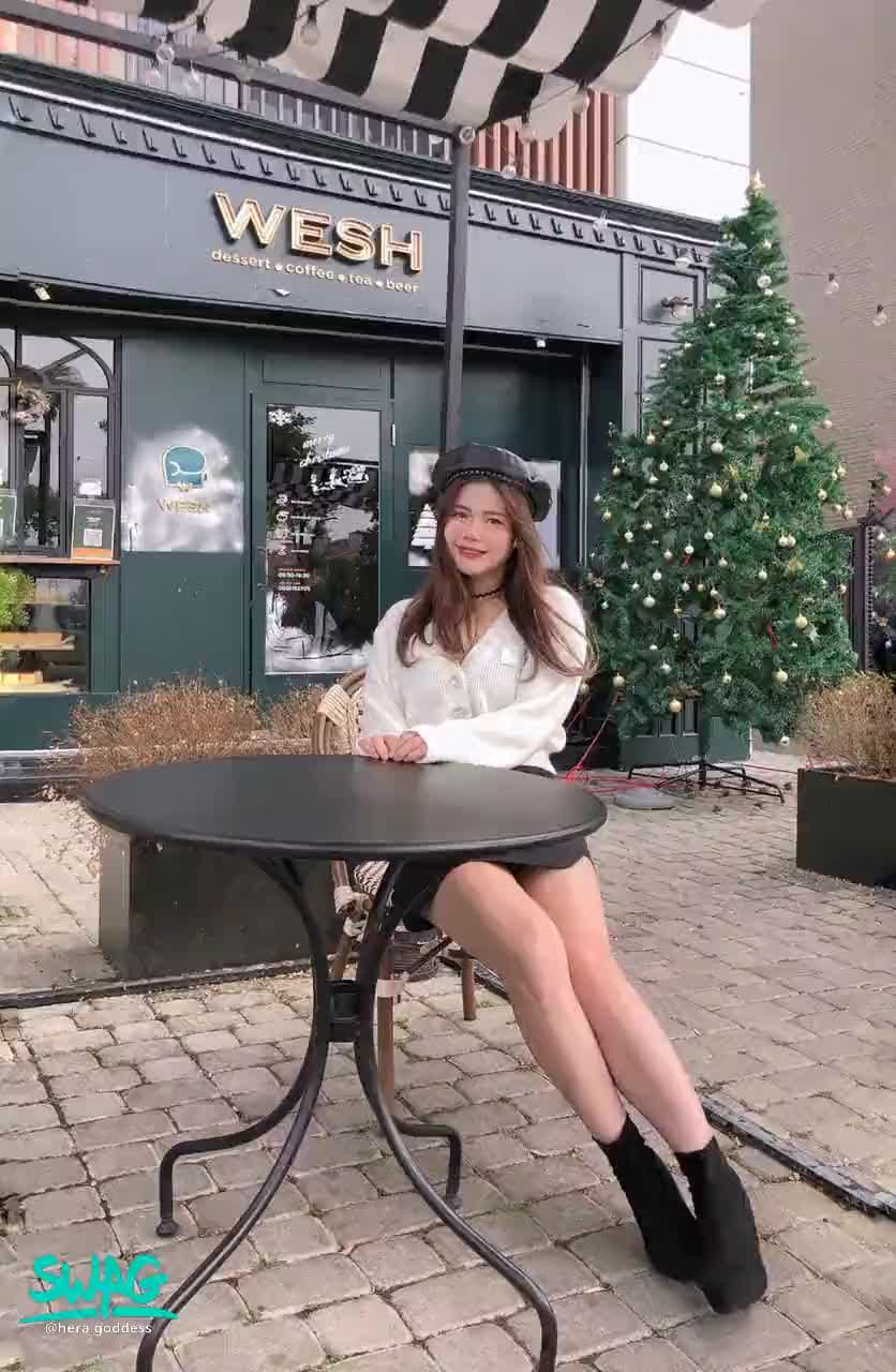 hera.goddess : 文青一下下的吧😂😂
有人也喜歡牙套妹嗎?