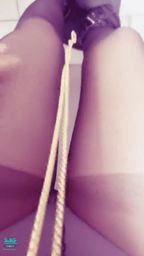 sexyivyivy : 喜歡用鏈子磨襯著敏感的荳荳
寶貝在後面幫我拉著
前。後。前。後😛😛😆會讓人受不了耶