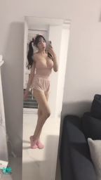 miyukibaby : 🔥🔥🔥鏡子前讓你看全身🔥🔥🔥真理褲➕背心 居家女友來了😈
#sexy#性感#可愛#露臉#雙馬尾#背心#生活#騷