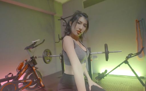  : [SWYP-0009] 我的美少女健身教練可以顏射，她穿著瑜珈褲在健身房性愛！｜SWAG 原創影片