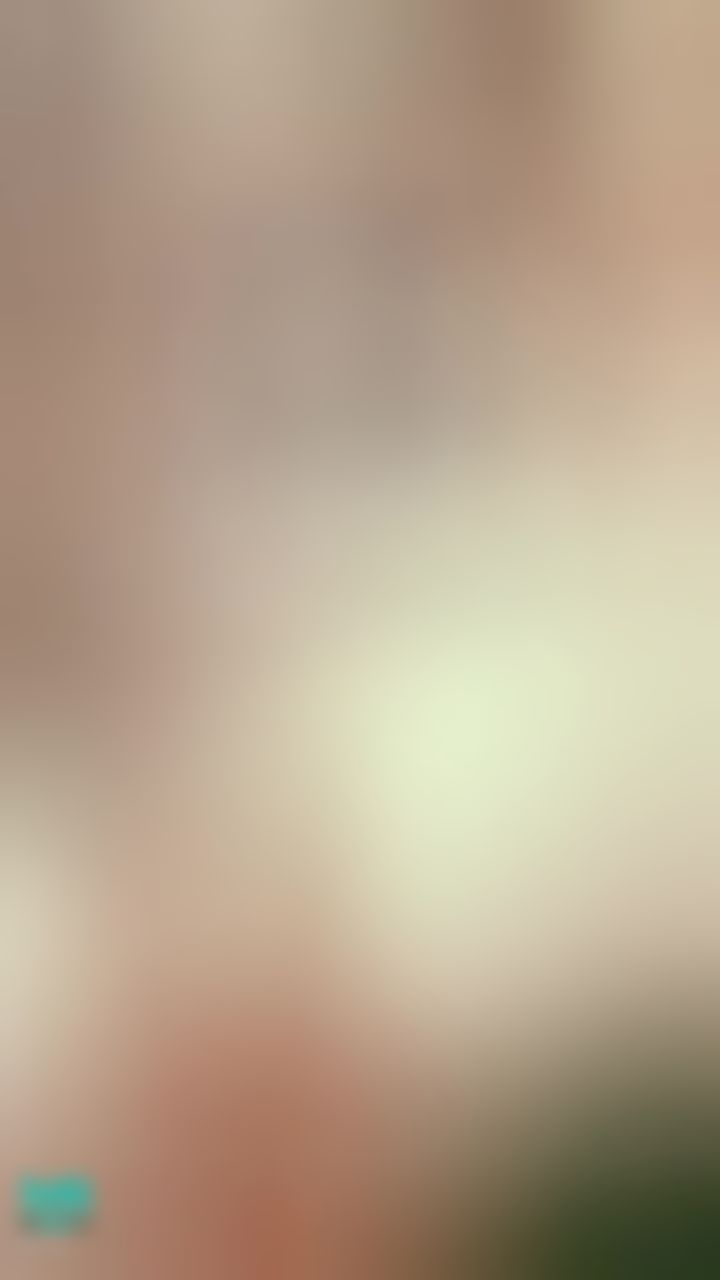  : 穿上高跟鞋的樣子🎀
摸摸鞋跟👠
調整衣服時不小心露出bra了😈
小活動進行中：用一個棒棒口紅，換內褲曝光的版本♥️♥️♥️
低胸貼身微露腰💋
長髮與鎖骨⭐
casual and sexy💖
#裸足 #赤腳 #長髮 #氣質 #短褲 #美腿 #腳趾 #腳底 #高跟鞋 #bra