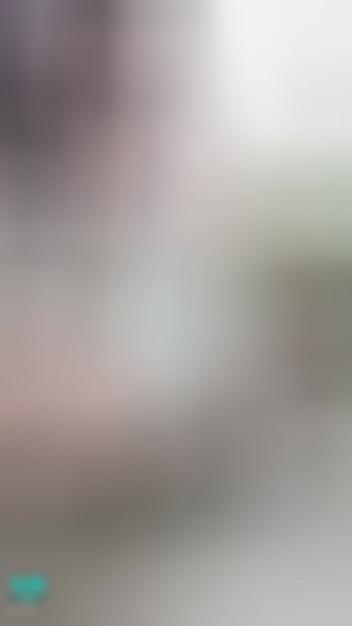  : 脫下高跟鞋，放回鞋櫃👠
摸摸赤腳💓
用一個棒棒口紅，換內褲曝光M字腿影片😈
低胸貼身微露腰的休閒感💋
長髮與鎖骨⭐
casual and sexy💖
#裸足 #赤腳 #長髮 #氣質 #短褲 #美腿 #腳趾 #腳底 #高跟鞋