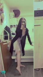 janicee : 外套下的輕薄性感🎀
貼在肌膚上的低胸絲質睡衣💙
轉過身美背的肌膚🌸
Sleep dress🌹
#深V #睡衣 #短裙 #低胸 #性感 #美腿 #長髮 #細肩帶 #美背 #鎖骨