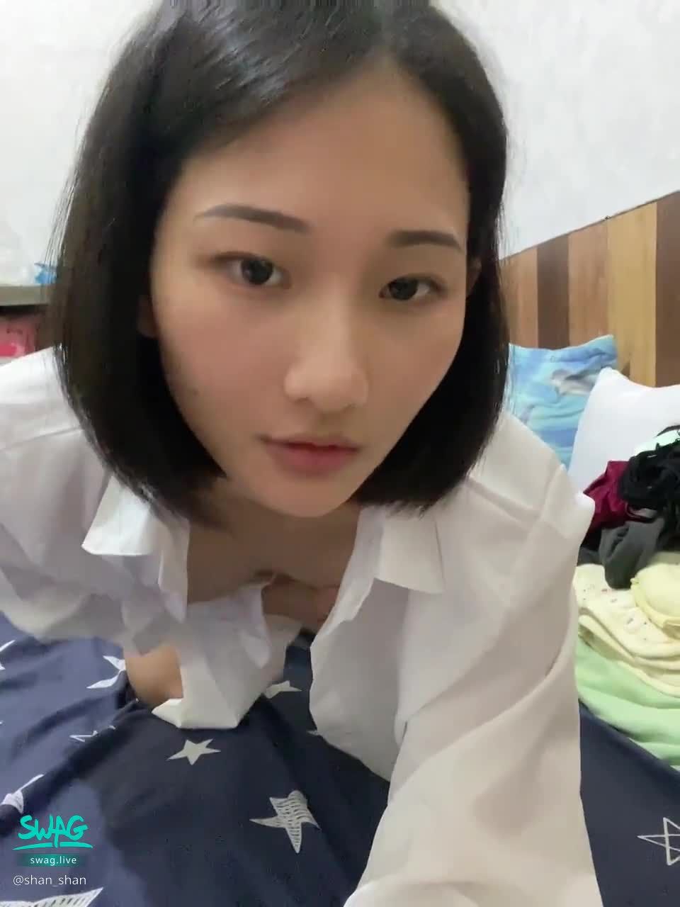 shan_shan : 白襯衫上空後入姿勢前後搖🥰