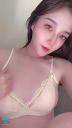 tailaqueen : Xiao Que Xing wears sexy French underwear today
Can't help but dig out the super small nipple of my left breast, who will help me lick it 😳

#奶頭 #翻出 #揉奶 #tailaqueen #舔舔