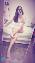 janicee : 床上邊翹腳👀
左右換邊💓動動發光的美腿🎀
深V小清新睡衣♥️露出白皙的肌膚💖
超短的高衩睡褲💚
Sleep wear💙
#鎖骨 #睡衣 #細肩帶 #低胸 #長髮 #深V #sexy #赤腳 #裸足 #腳趾