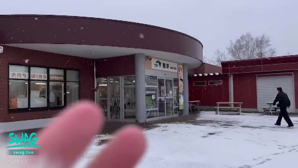 yidhra : ❌喜歡飄著雪的天氣❄️❄️❄️