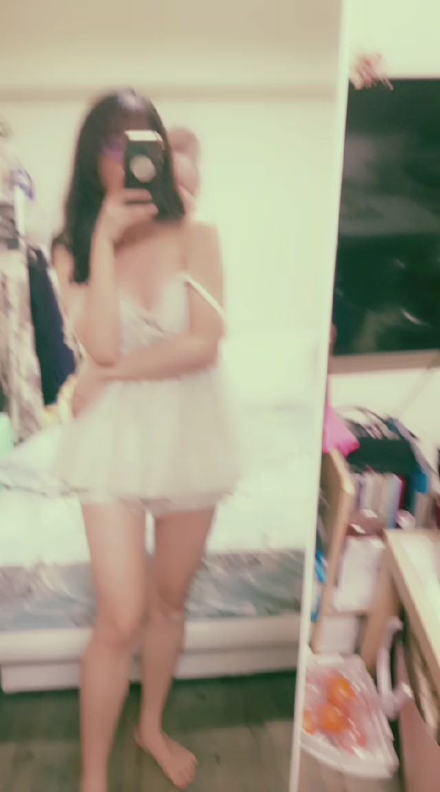  : 新娘款的睡衣💗揉揉酥胸