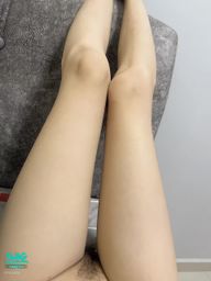 lizbaby : 全裸,還想再看嗎?
#腿 #全裸 #騷