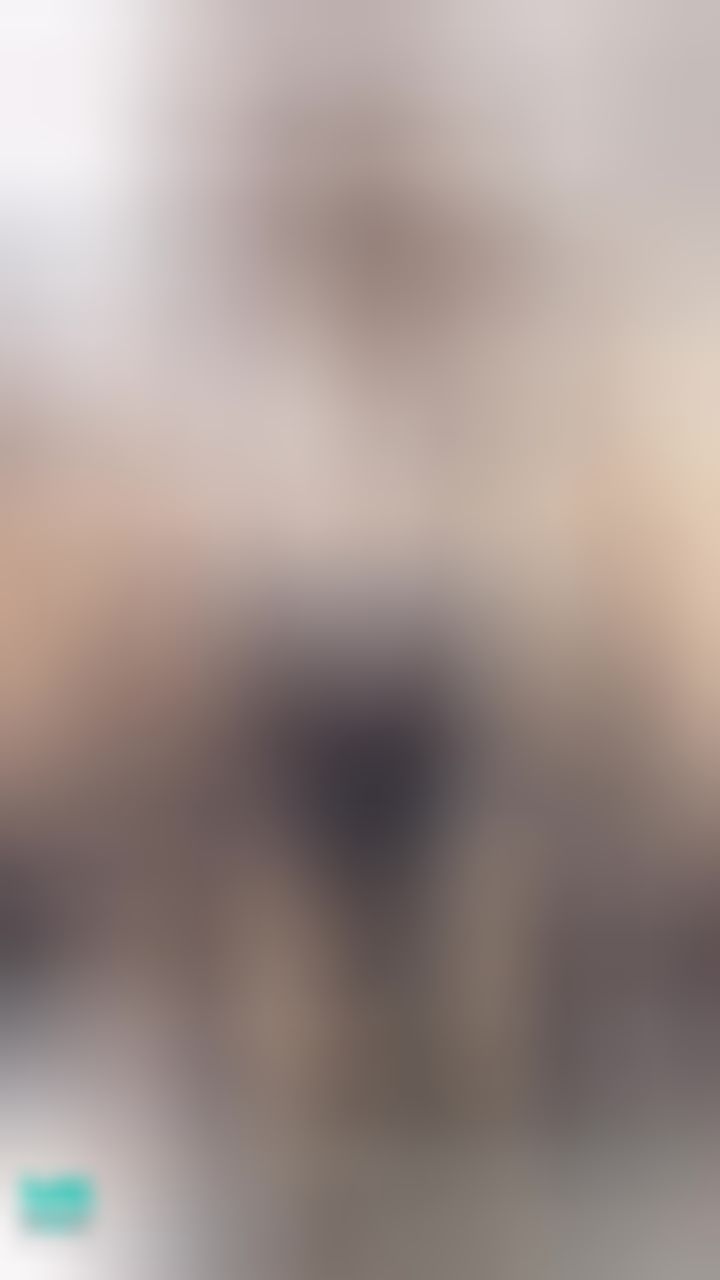 miyukibaby : 腿開開讓你意淫👉🏻👌🏻‼️😈❤️高跟鞋👠踩踩喜歡射在我腿上？