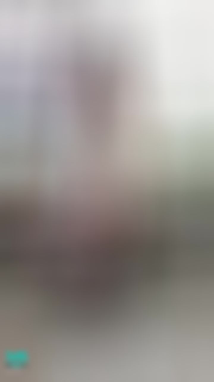 janicee : 地板上微曝光的跪姿👀😈
容易走光的開衩超短褲🌸
性感深V睡衣💋
腿上的酒紅色黑絲💚黑絲控在哪呢？
膝上襪的絕對領域🌹
Burgundy💙
#深V #低胸 #美腿 #短褲 #睡衣 #膝上襪 #性感 #黑絲 #絕對領域 #sexy #長髮 #鎖骨