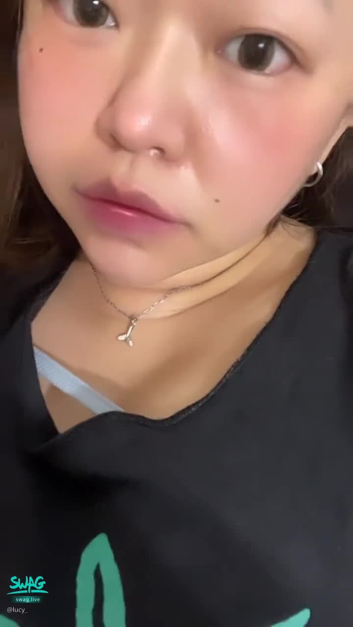 lucy_ : 快沒電了😝
想要充充電⚡️
希望遇到你就來電了❤️🤭
#生活