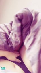 sexyivyivy : 早安安💕💕💕💕今天天氣好冷
想跟寶貝躲在棉被裡面取暖了