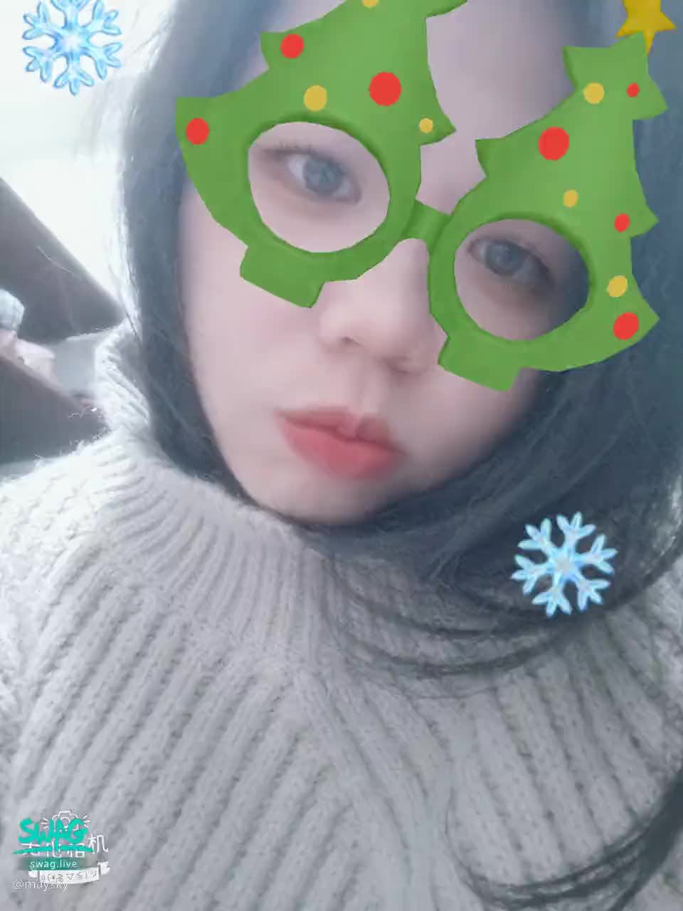 maysky : 這聖誕樹有比較可愛嗎？
咦？ 🙈🙈🙈
#聖誕快樂