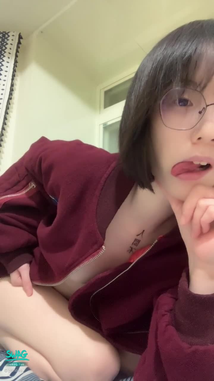 lynnbae : 女人就像一盤沙 沒有用濕怎麼抓🫳🏻