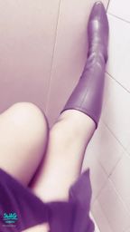 sexyivyivy : 最近開始練重訓
如果寶貝把我帶到廁所把我腳打開的話
可能一邊深入
我的腿會直接抖給你看😛😛😛