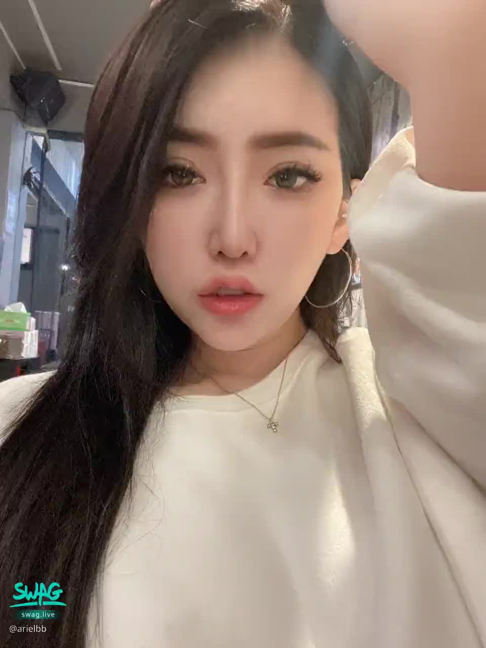 arielbb : ✨顏值高約會不踩雷❤️就怕你不約💦
本人比直播更漂亮🤫🤫🤫
心動不如馬上行動💕
100%本人回覆私訊與你純約會💋

#純約會特價中
#長腿
#愛子
#大奶
#潮吹女王