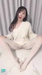 miyukibaby : horny face footjob 💦💦💦 In winter, I like to wear socks and step on sticks.. 👅🍌🍌⬆️💢✨