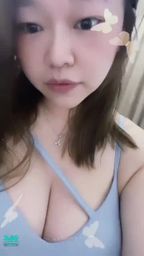 lucy_ : 我想要~聖誕禮物💖
聖誕老公公趕緊來🎅🏻❤️