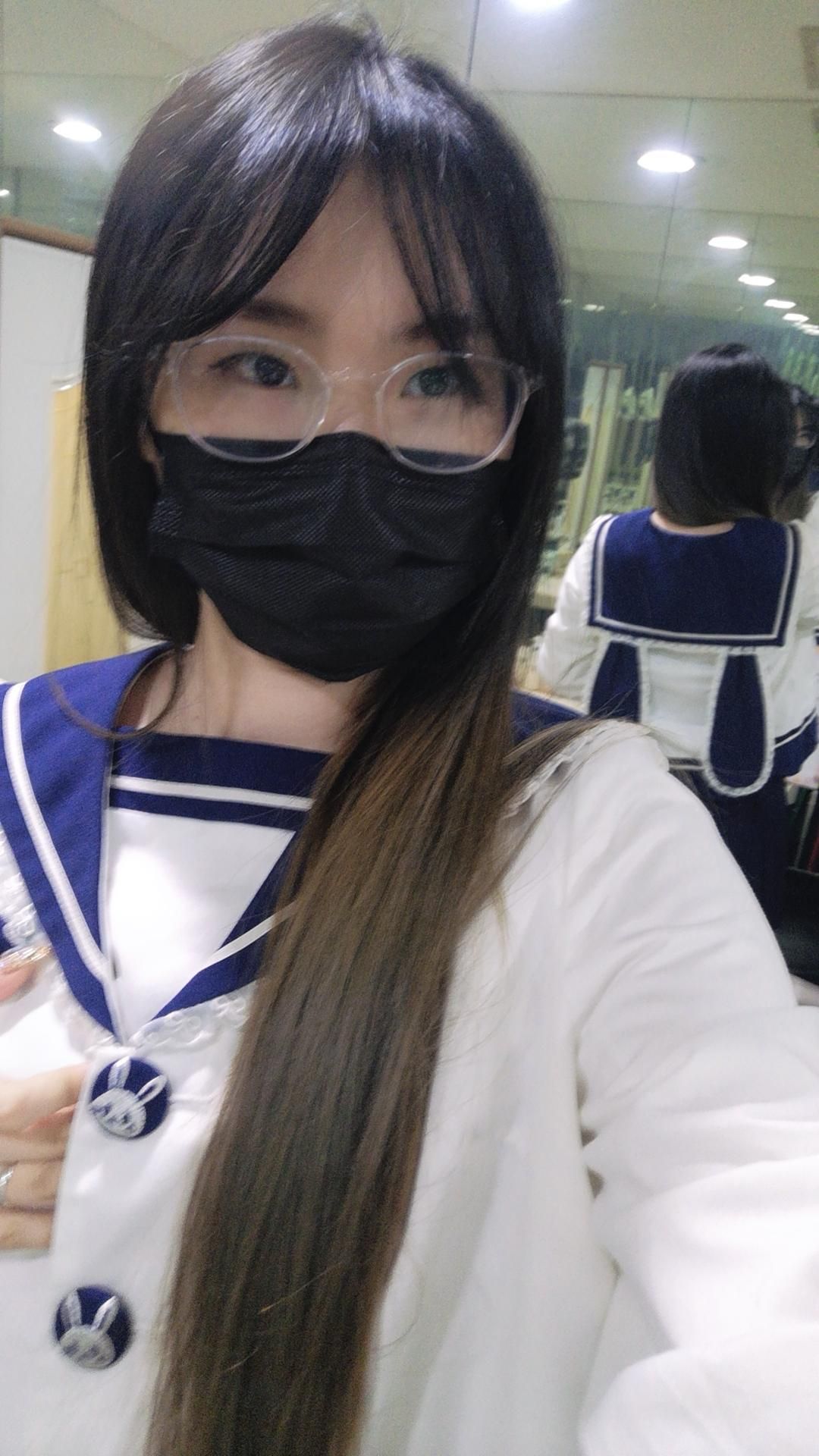 minicat : 制服妹噴水💦好像沒穿制服噴過👅