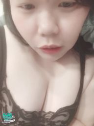 maysky : 若影若現的感覺,然後緊身身材都跑出來了 🤣
胸部看起來特別有誘惑人跟性感 😚
這樣才能挑逗一下哥哥 🙈