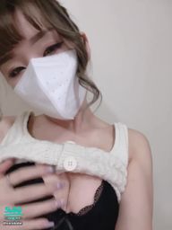 nanababe : 眼神很色 胸部很脹 下面很⋯⋯⋯