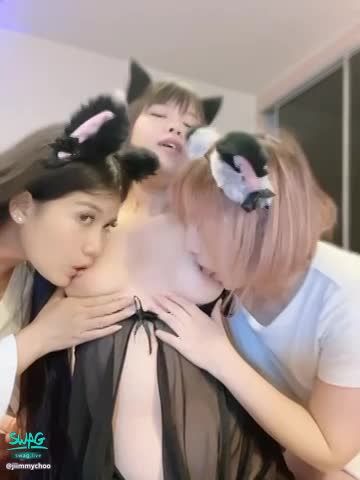 jiimmychoo : 2 girls lick nipple so amazing yummy.🤪🤪 🍼 🍼