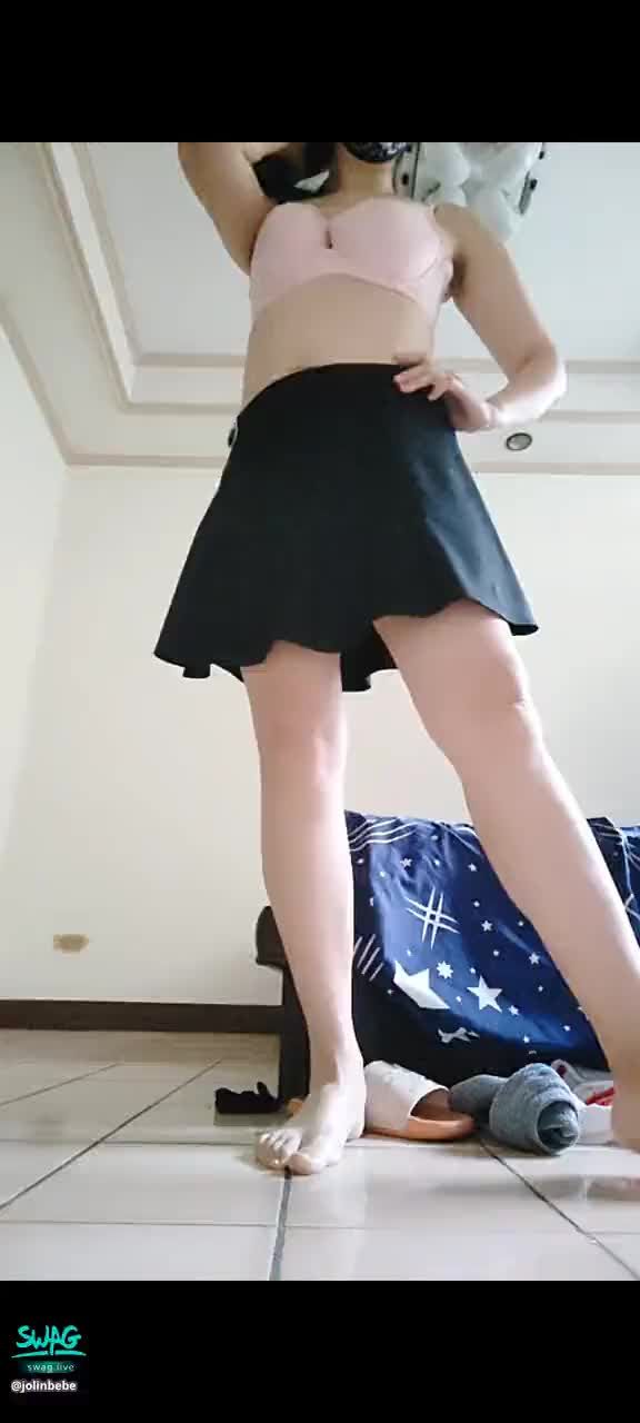 jolinbebe : A裙 色誘 哥哥們 濕訊。