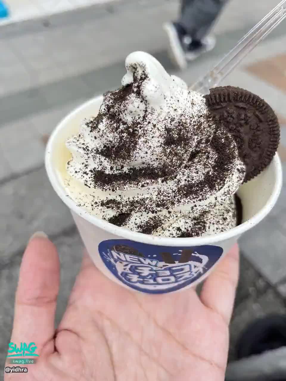  : 