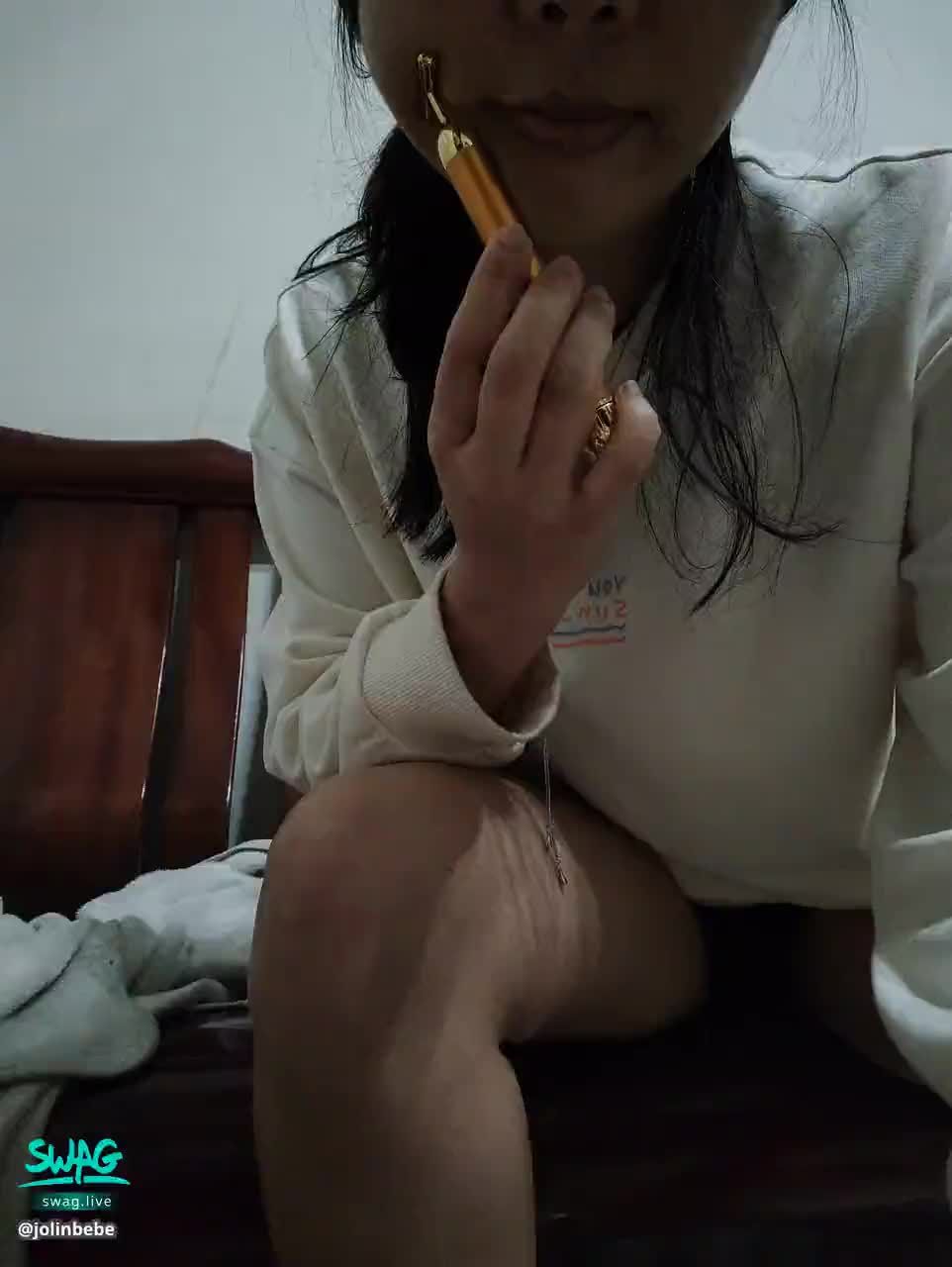 jolinbebe : 愛用按摩棒 一騎來高潮