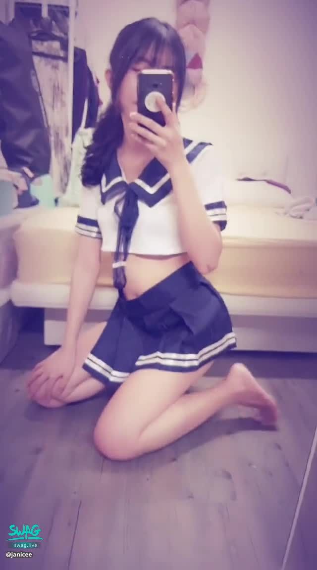 janicee : 馬尾與水手服⭐