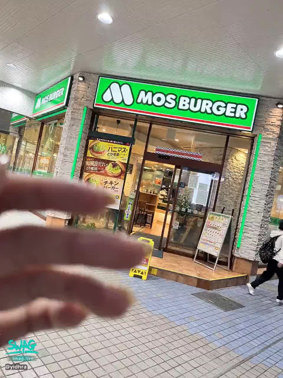  : 