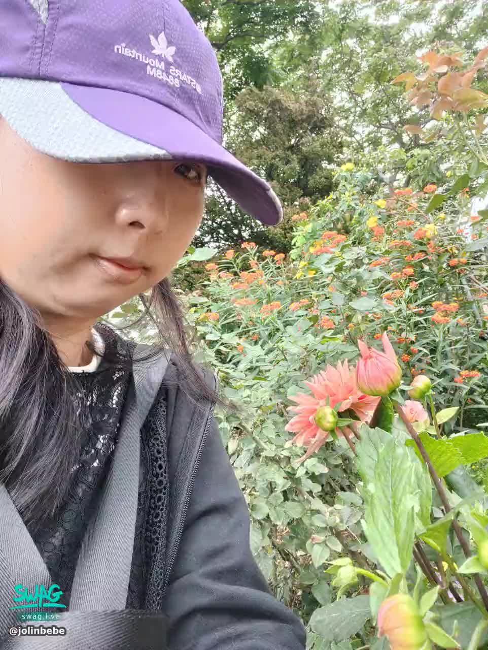 jolinbebe : 含花待放。