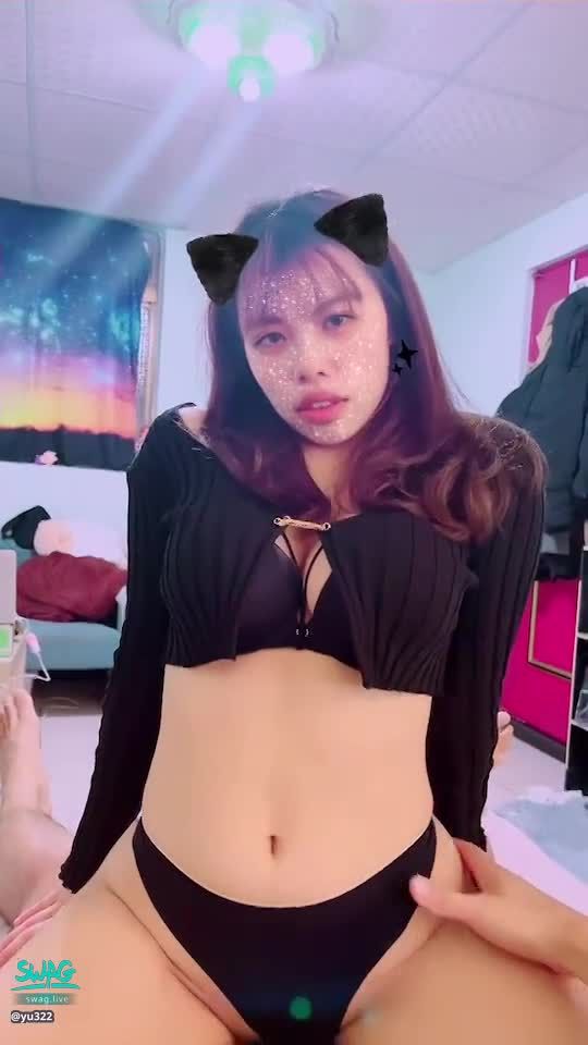 yuyusweet : 哥哥好開心😛女上搖#女上搖