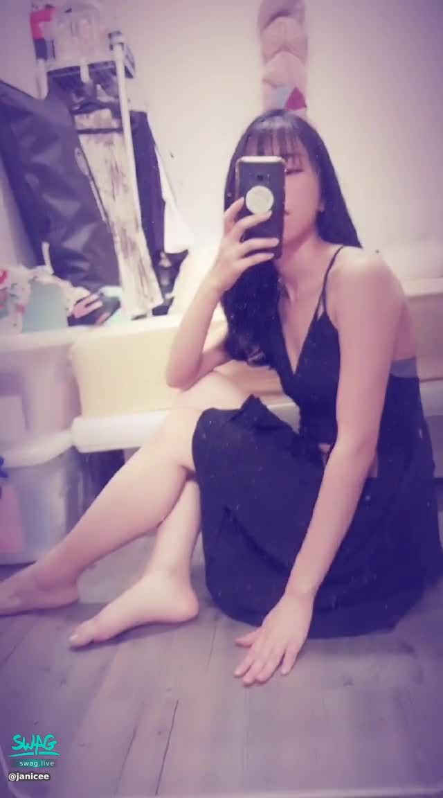 janicee : 曝光的性感戰服💋