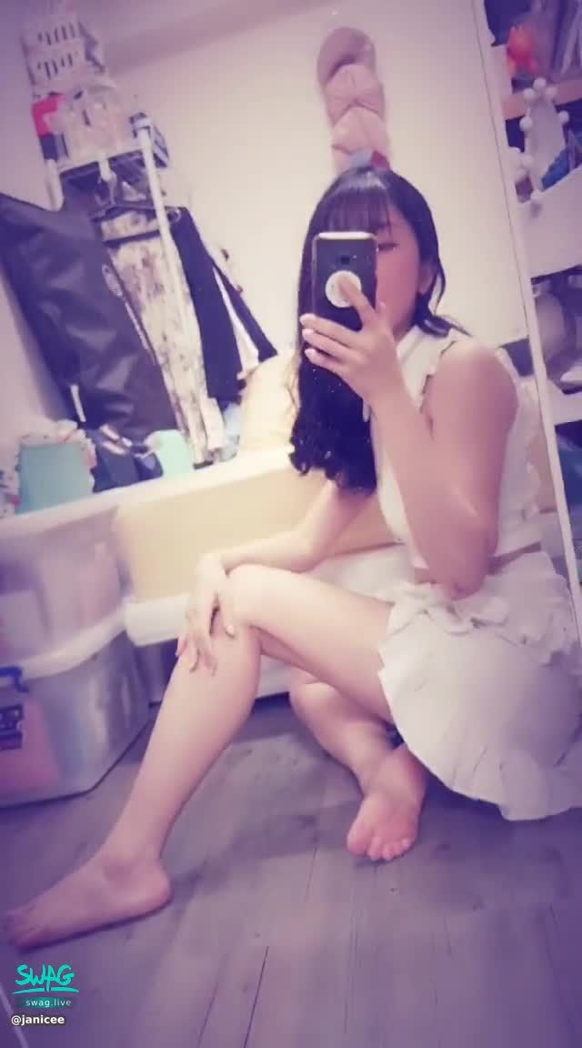 janicee : 萌萌的甜系女孩💋