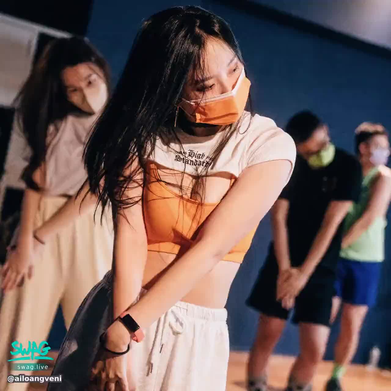 微辣穿搭🧡 充滿自信😉 | SWAG
