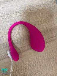 liyongninini : 謝謝哥哥們一直以來的支持,妮妮買了震動跳蛋啦,開播時候哥哥們可以遠程控制妮妮的小穴快感了哦!