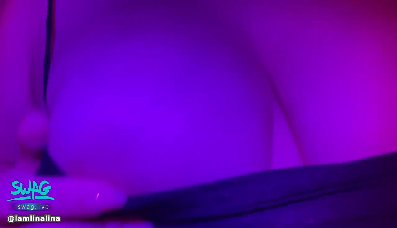 lamlinalina : Do you like rubbing milk like this? 😳