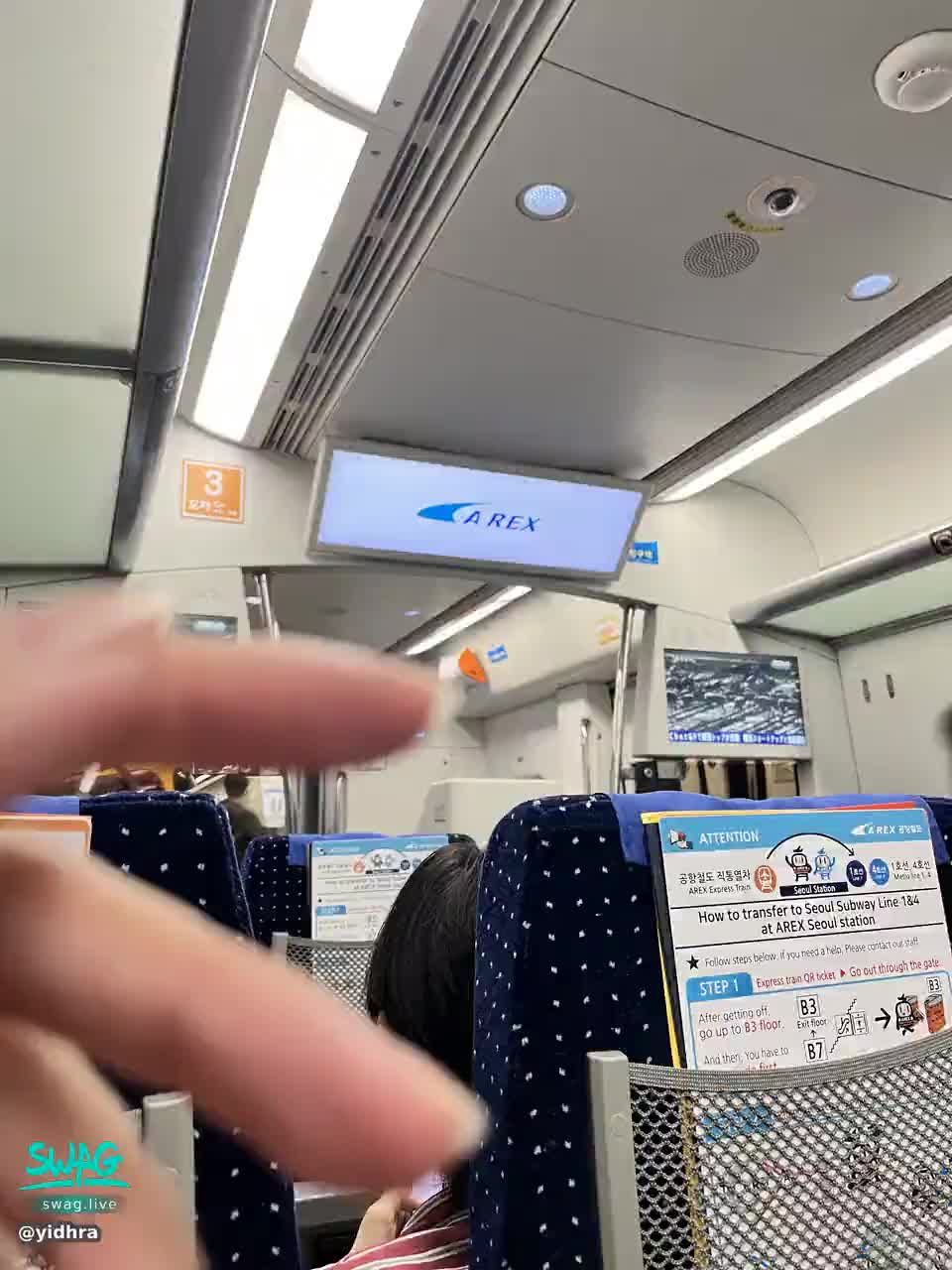  : 