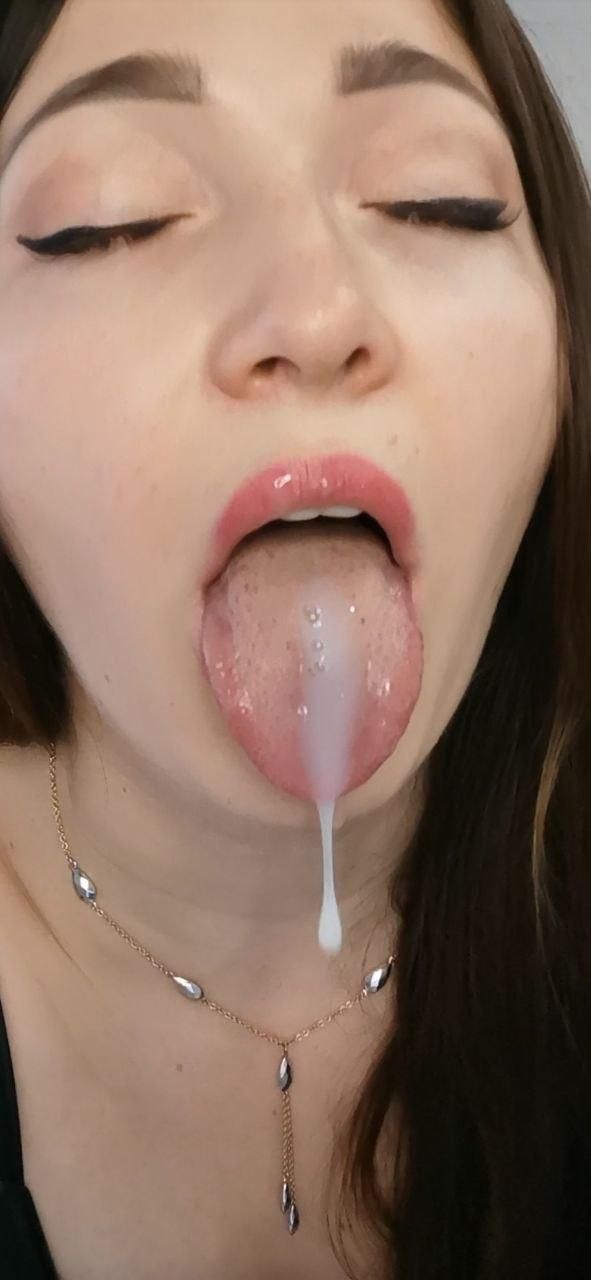 brillianna : cum on wet tongue. Ahegao and drool