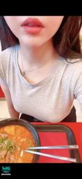 bershuka : 天氣悶熱☀️穿內衣出門很容易流汗💦挑戰只貼胸貼不穿胸罩出門吃午餐🥣是什麼樣的體驗呢?🙈
🎬影片傳送門👉🏻https://5w.ag/HqrFkVC4Aph4TU2B8
#大奶 #巨乳 #沒穿內衣 #吃飯 #茉茉 #bershuka