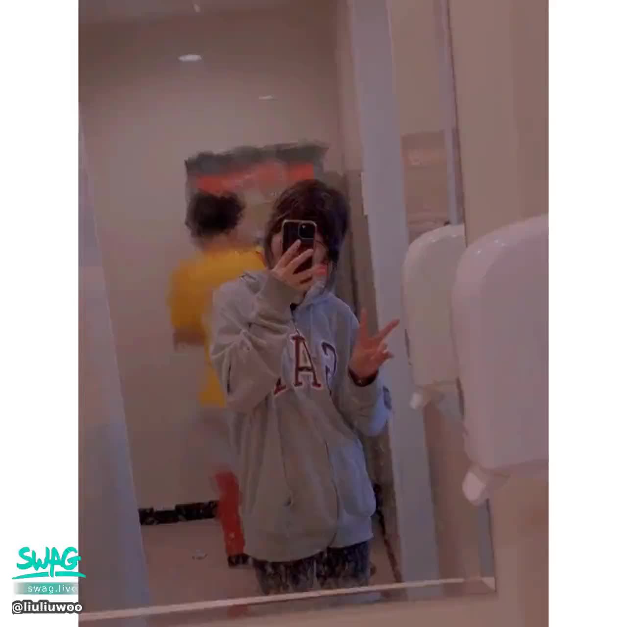 liuliuwoo : 偷偷吻你一下 然后我们偷偷臉紅