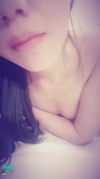 janicee : 裸身在床上💖露背睡衣♥️
床上裸身趴著💋
誘人的美唇與美胸😈😈
性感美背💚
男生最愛的緞面睡衣👀
絲質的薄透感露出身形♥️
silky💗
#細肩帶 #長髮 #睡衣 #sexy #裸足 #赤腳 #短裙 #鎖骨 #美腿 #腿控 #足控 #美背
