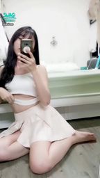 janicee : 揉揉奶💋
低視角窺探南半球💙
穿上高跟鞋👠腿控請進💓
Semisphere😈
#露腰 #長髮 #小可愛 #sexy #露趾 #高跟鞋 #美腿 #鎖骨 #短褲 #南半球