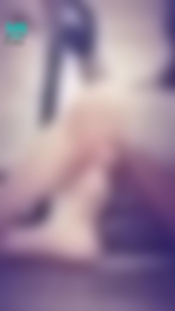 janicee : 黑馬甲M字腿💓
揉奶的撩人姿態😈
穿上皮襪⭐
熱辣的貼身曲線😈
完美身材嶄露無遺💋
Black corset🌹
#corset #sexy #馬甲 #鎖骨 #長髮 #低胸 #美腿 #裸足 #赤腳 #黑髮 #性感