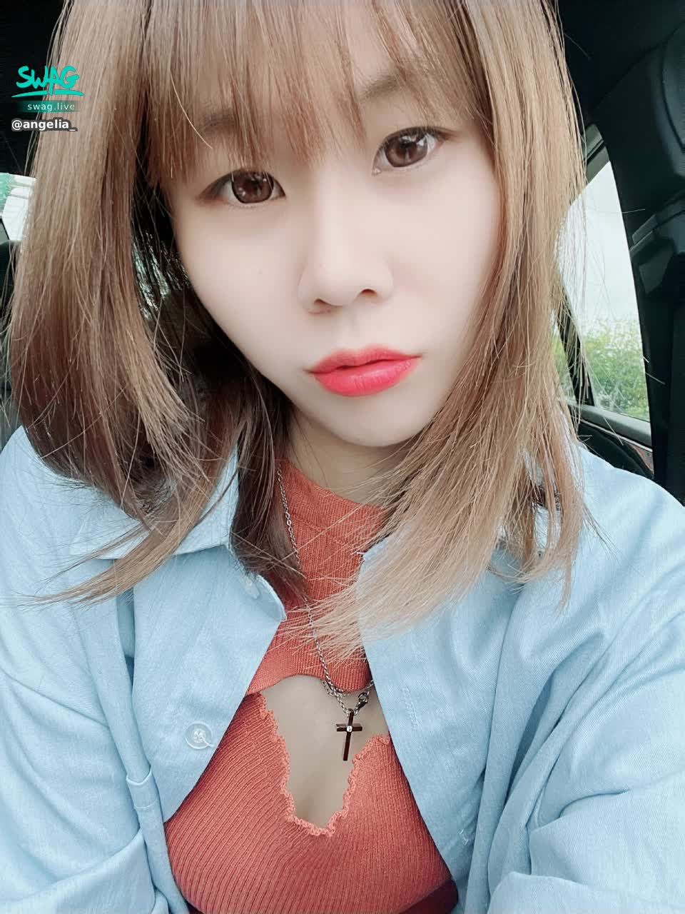 angelia_ : 晚上安琪寶貝準時在上線陪伴大家~
時間:晚上6:30or晚上7:00
請各位寶寶們帶著驚喜來陪伴安琪寶貝唷~~