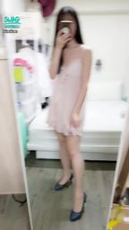 janicee : 性感睡衣💙
穿上與脫下高跟鞋的美腿👠
想解開胸口的蝴蝶結嗎🎀?
Pinkish💖
#性感 #長髮 #睡衣 #sexy #腿控 #鎖骨 #短裙 #低胸 #高跟鞋 #美腿 #細肩帶