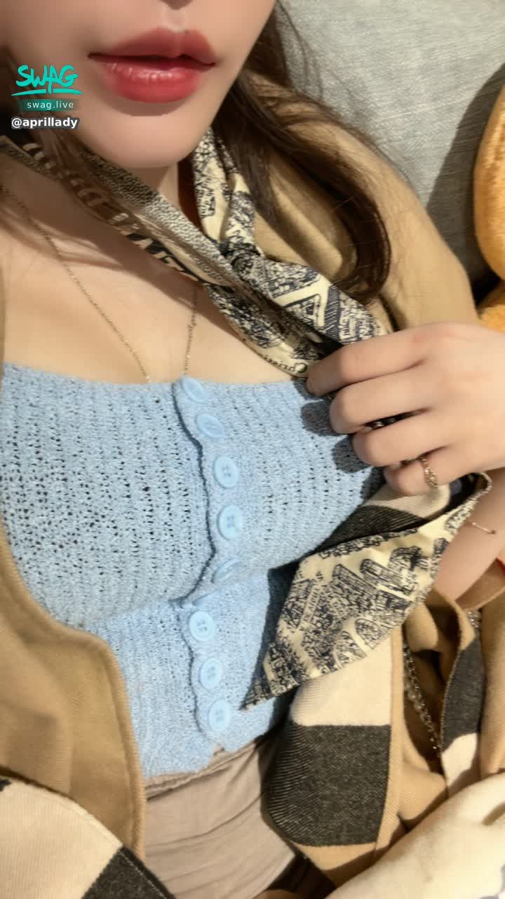 aprillady : 終於下班了。
最近因為換新藥還在適應中
有欠影片的各位尊的很拍謝,記得提醒我😅