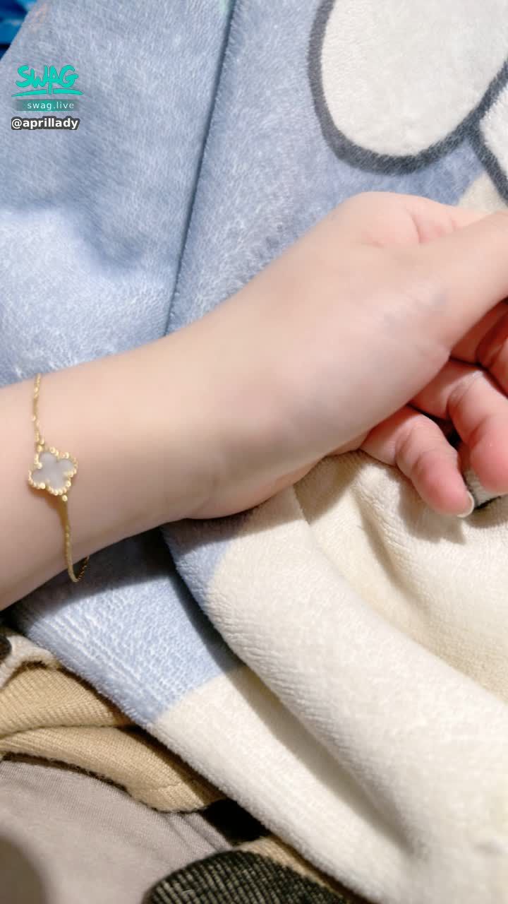 aprillady : 來辦個抽獎活動🎟️衝衝業績🪄🪄🪄
10張投票券=一部大尺影片📷
100張=10分鐘愛愛影片📷
1000張=可以跟我純約會逛街吃飯,認識最真實の我唷👶🏻🩷